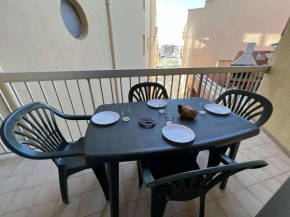 Appartement T2 proche centre, 6 pers. avec balcon, ascenseur, à 400m de la plage et 200m des commerces - FR-1-701-38